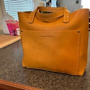 PLG Medium Classic Crossbody Sunflower-BNNU